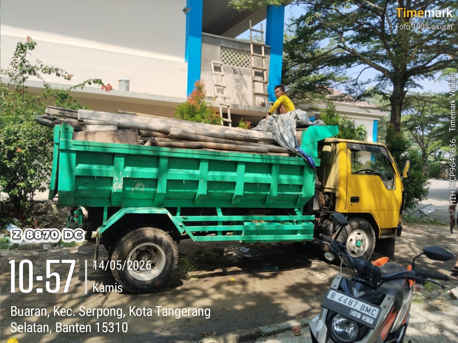 Dokumentasi Jasa Buang Sampah Proyek